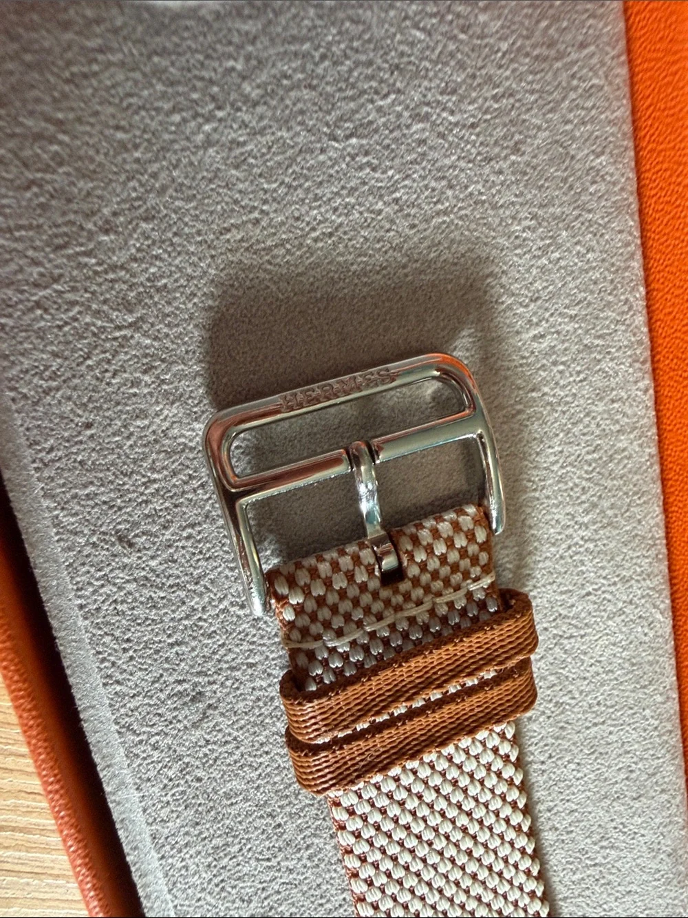 Hermes Gold/Écrù Woven canvas textile Apple watch band